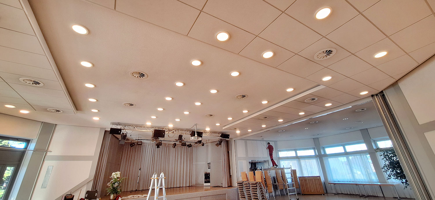 Bild: LED-Sanierung im Gemeindehaus Bild: LED-Sanierung im Gemeindehaus