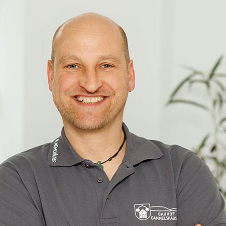 Bild: Matthias Mühlhäuser ist Bauhof-Leiter der Gemeinde Gammelshausen · Foto: Tobias Froehner Photography