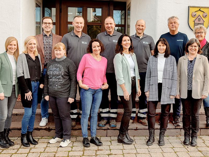 Bild: Mitarbeiterinnen und Mitarbeiter der Gemeinde-Gammelshausen · Foto: Tobias-Froehner-Photography